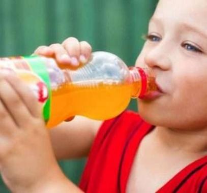 تحذير طبي.. مخاطر نفسية وجسدية على الأطفال بسبب 