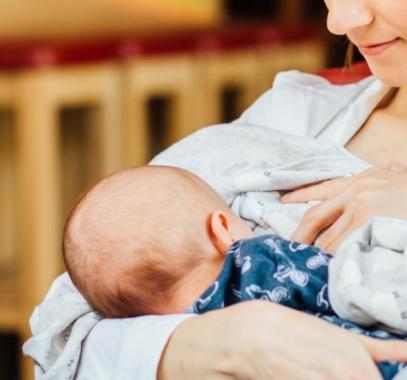 اليكِ سيدتي لماذا الرضاعة الطبيعية أفضل من الصناعية