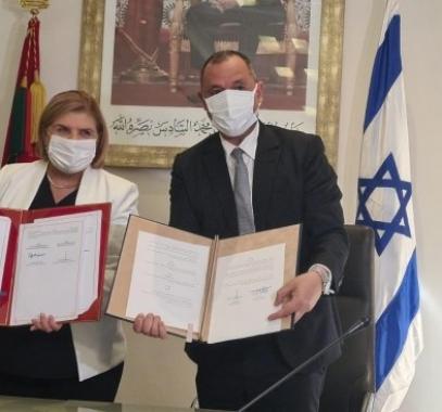 وزير الاقتصاد المغربي ووزيرة اقتصاد الاحتلال