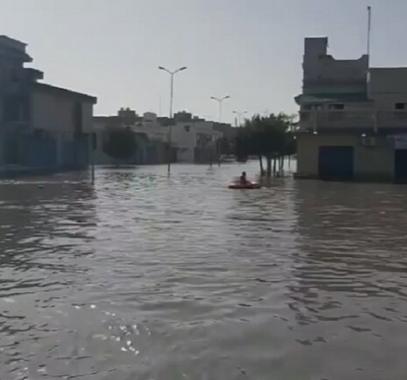بالفيديو: ليبيا.. واد يسيل مثل نهر ومدينة تتحول إلى ما يشبه البندقية