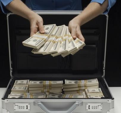 رجل فرنسي يتبرع بأرباحه من اليانصيب