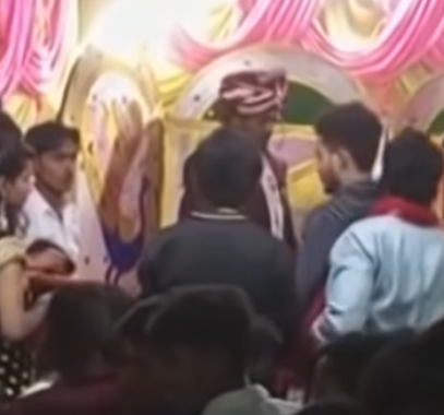 بالفيديو..عروس تصفع عريسها مرتين خلال حفل زفافهما وسط ذهول الحاضرين