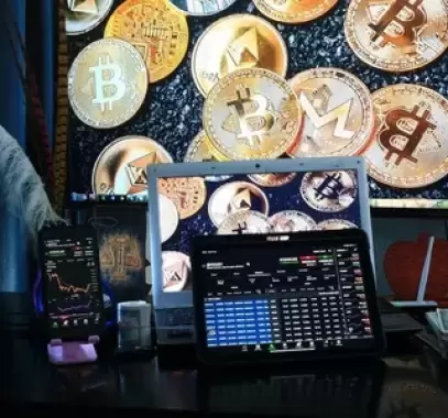 العملات المشفرة.. دخول مريب إلى عالم التسوق الإلكتروني