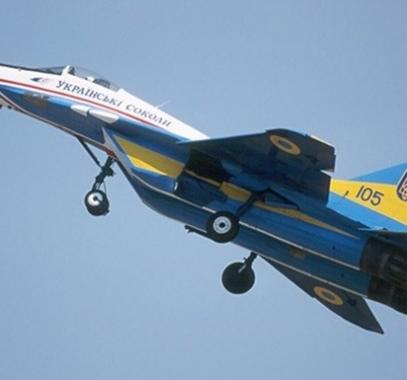 طائرات أوكرانية تتسلل إلى روسيا وتقصف مستودع للنفط