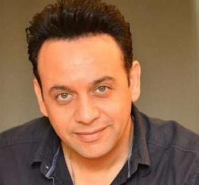 مصطفى قمر