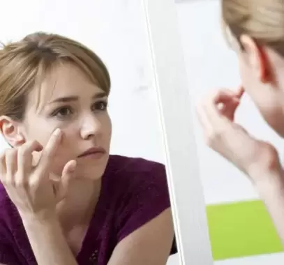 علاجات منزلية لاحمرار وانتفاخ العين