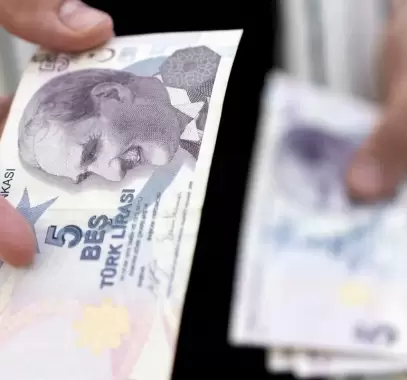 مخاوف التضخم تقود الليرة التركية نحو مستويات تاريخية متدنية