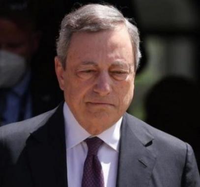 استقالة رئيس الوزراء الإيطالي من منصبه