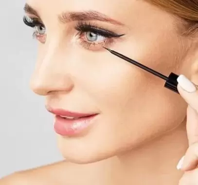 5 وصفات لصنع محدد عيون في المنزل