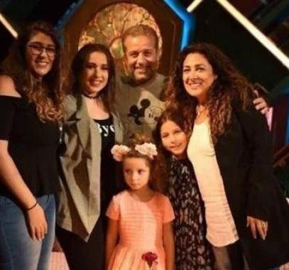 شريف منير وعائلته