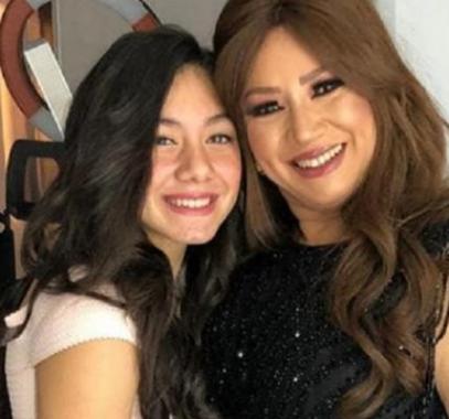 انتصار وابنتها