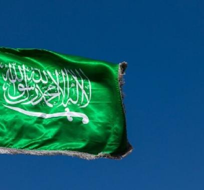 السعودية.. رجل أمن ينقذ سيدة وطفلها من الدهس ويموت دهسا