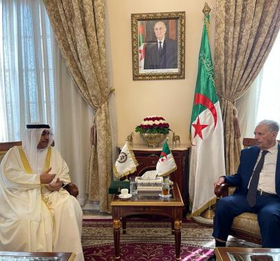 العسومي يبحث تعزيز التعاون لدعم القضايا العربية مع رئيس مجلس الأمة الجزائري 