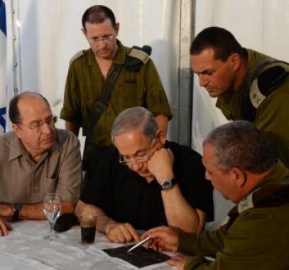 نتنياهو مع الأجهزة الأمنية