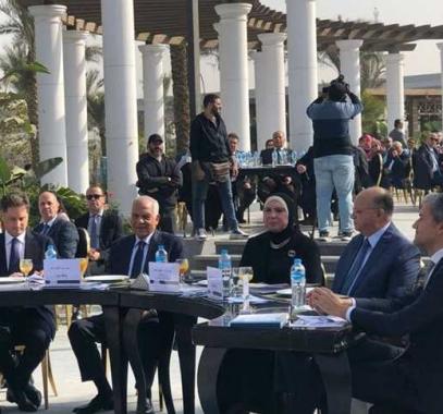 نيفين جامع