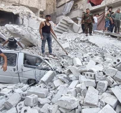 مصرع 10 أشخاص إثر انهيار مبنى سكني في مدينة حلب السورية