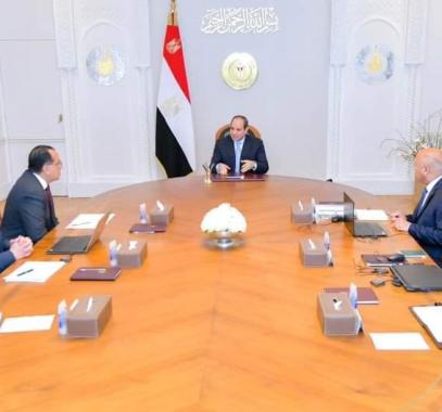 السيسي يُتابع الموقف التنفيذي الخاص بالمشروعات الاستثمارية لقناة السويس