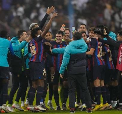 برشلونة يحصد بطولة كأس السوبر الإسباني بفوزه على ريال مدريد