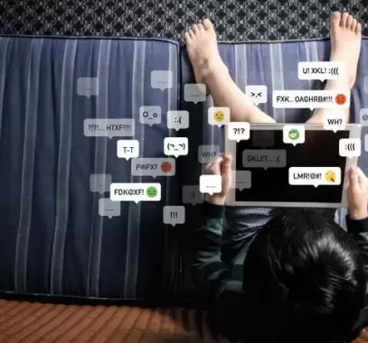 هل يعاني طفلك من الاكتئاب الرقمي ؟