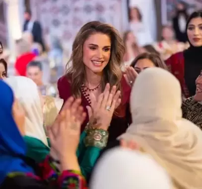 إطلالة الملكة رانيا في حفلة حناء ابنتها الأميرة إيمان