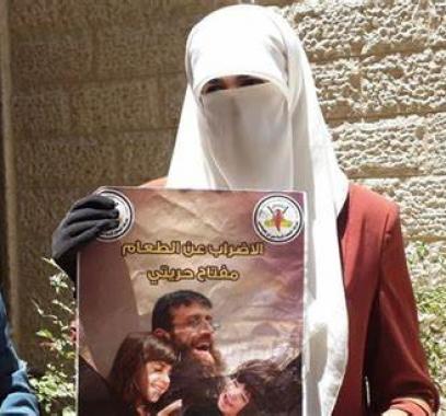 زوجة الاسير خضر عدنان