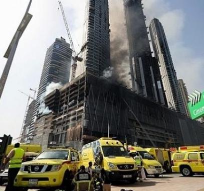 مقتل 16 شخصًا وإصابة آخرين إثر اندلاع حريق داخل بناية سكنية بمنطقة الراس في دبي 