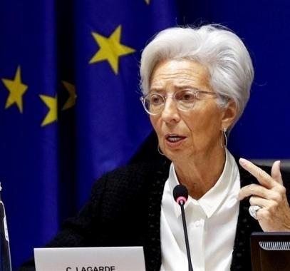 لاغارد: التضخم بمنطقة اليورو سيواصل الانخفاض