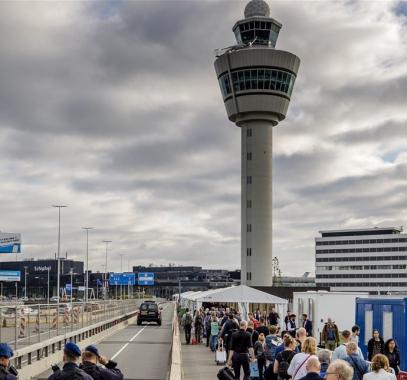 لهذا السبب.. إلغاء مئات الرحلات الجوية في هولندا وألمانيا