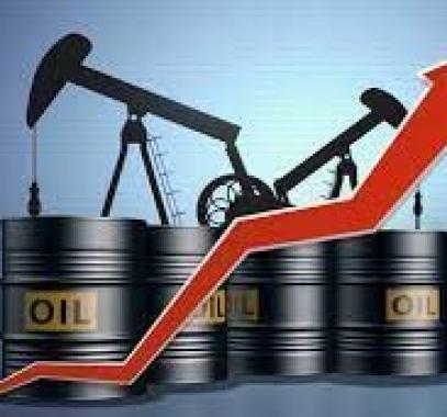 النفط يرتفع للأسبوع السادس مع تقلص المعروض العالمي