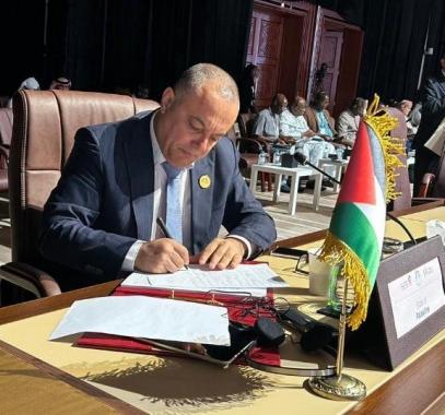 وزير الثقافة عاطف ابو سيف