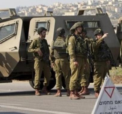 الاحتلال ينكّل بـ3 عمال من غزة ويلقي بهم على حاجز ترقوميا