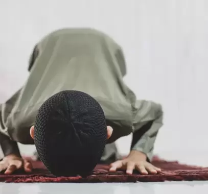 muslim-man-praying-in-prostrate-or-sujud-position-2023-11-27-05-21-45-utc_0.jpg.webp