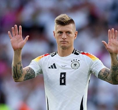 f_img.kooora.comistoreimageskoooramhmed_azizno_logotoni kroos2.jpg