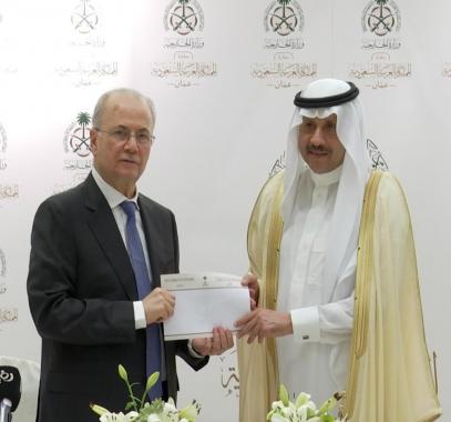 مصطفى يتسلم الدعم السعودي.jfif-43ffb7ee-20c2-44d1-b0c9-34f0c4fab300.jpg