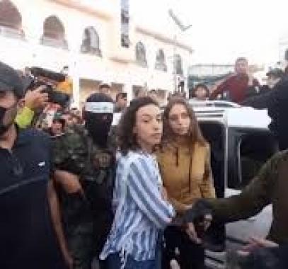 هيئة البث الإسرائيلية: القسام تسلم السبت أربع أسرى إسرائيليين إضافيين