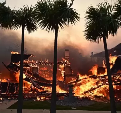 ارتفاع قتلى حرائق كاليفورنيا وتوقعات بتوسعها جراء الرياح القوية