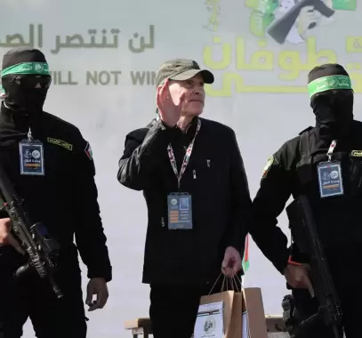 القسام تسلم الأسير الإسرائيلي الأميركي كيث شمونسل سيغال
