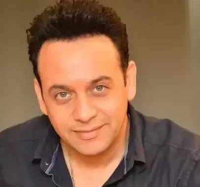 مصطفى قمر