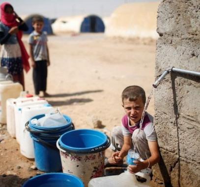 تقرير بالصور: أطفال غزّة حياتهم جوع وخوف وحرمان ونهايتهم الحرق والتقطيع