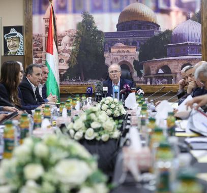 رئيس الوزراء خلال الجلسة الأسبوعية اليوم في طولكرم