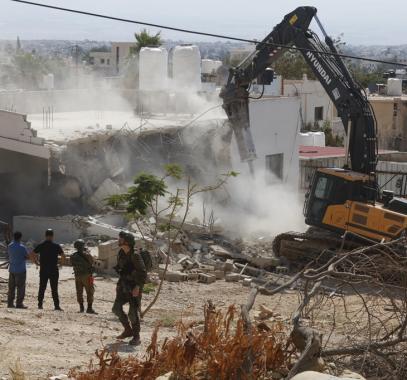 الاحتلال يهدم منزل في الضفة