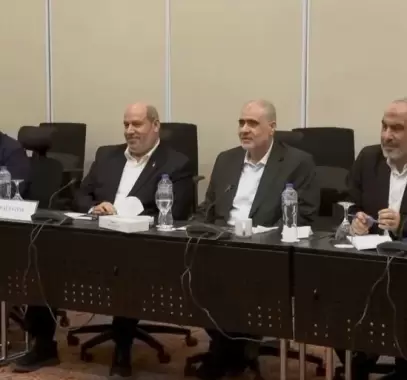 الحية خلال مشاركته في مفاوضات وقف إطلاق النار في غزة