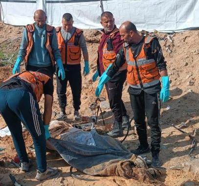 انتشال جثة في مدينة غزة