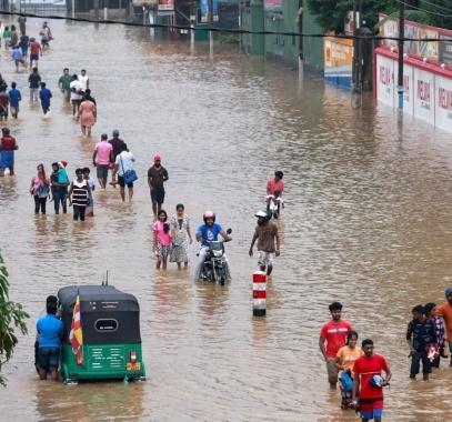 الفيضانات وانهيارات التربة في سريلانكا