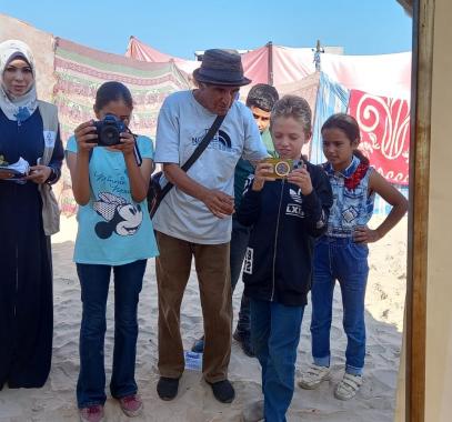 بالفيديو.. تقرير: أطفال وفنانون في غزة رسموا الواقع بعدساتهم واحساسهم وأخرجوه بإمكانيات بسيطة 