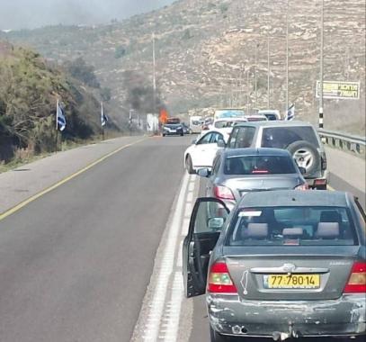 مستعمرون يعتدون على مواطن وابنته ويحرقون مركبتهما جنوب نابلس