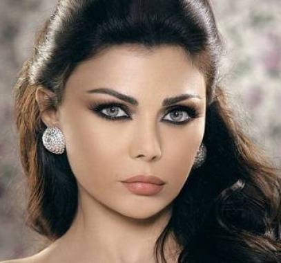 بالصور : ماريا كاري وجنيفر لوبيز... بإطلالة هيفاء وهبي!!