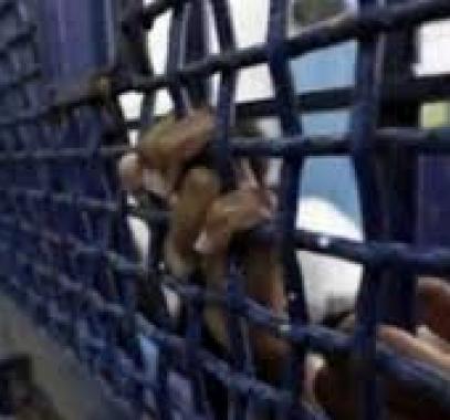 مصلحة السجون تعزل الأسير  حمور بسجن عسقلان