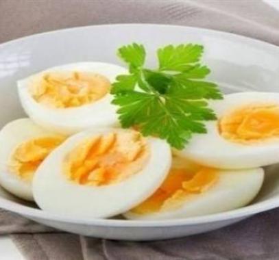 ما فوائد أكل البيض المسلوق؟