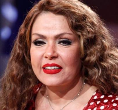 بالصورة : لأول مرة.. تعرفوا إلى ابن لوسي فهل يشبهها؟